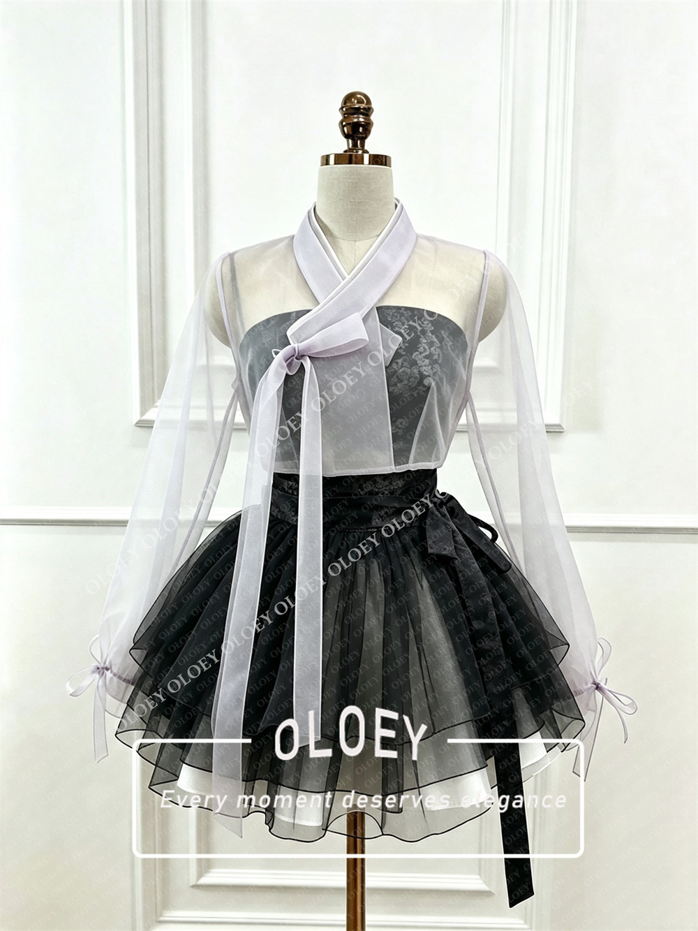 OLOEY Modern Black Red Short C - Modern Korean Lifestyle recension och pris